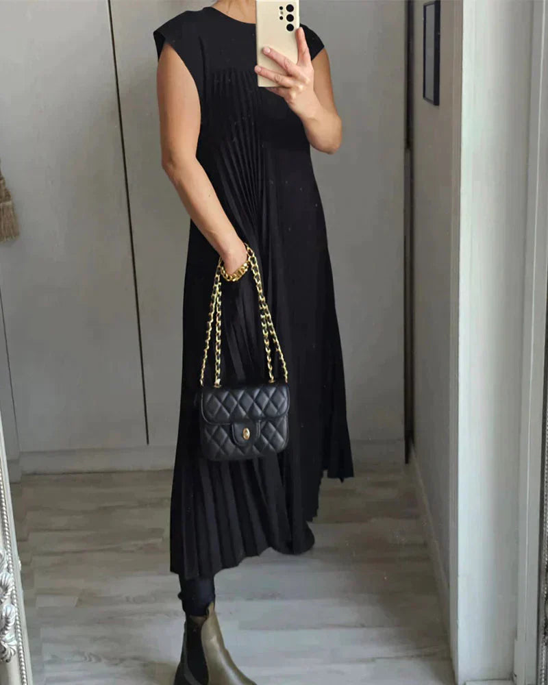 GR | Elegant pleated dress – Timeless and sophisticated