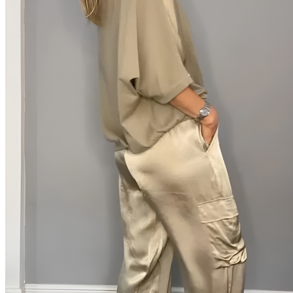 GR | Elegant women's set of trousers and shirt