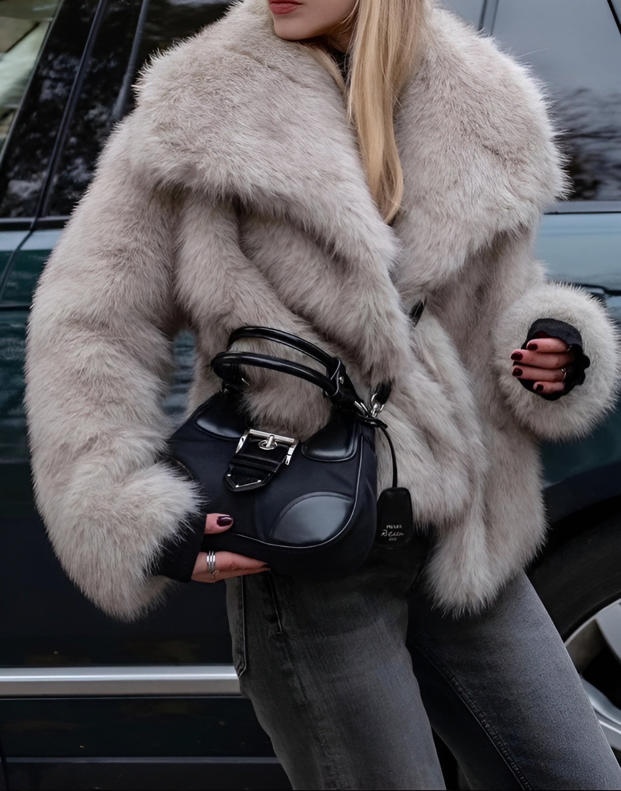 GR | Faux-fur coat