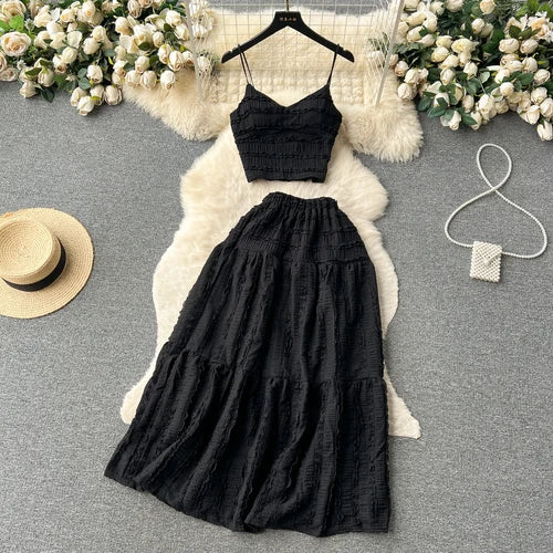 GR | Elegant two-piece set with lace top and tiered skirt