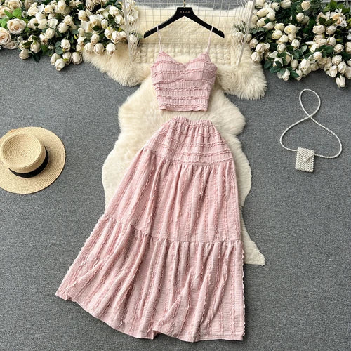 GR | Elegant two-piece set with lace top and tiered skirt