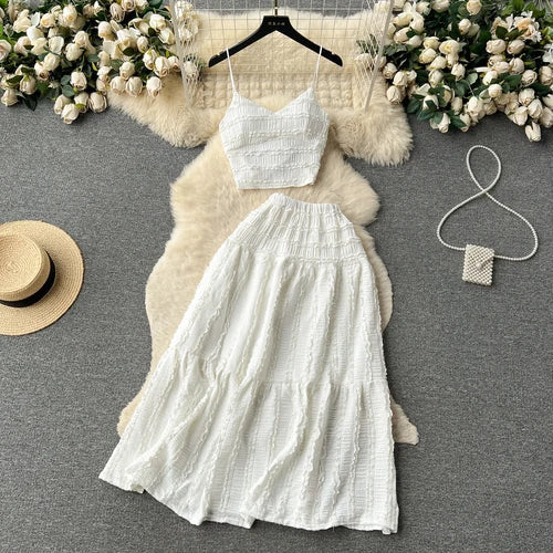 GR | Elegant two-piece set with lace top and tiered skirt
