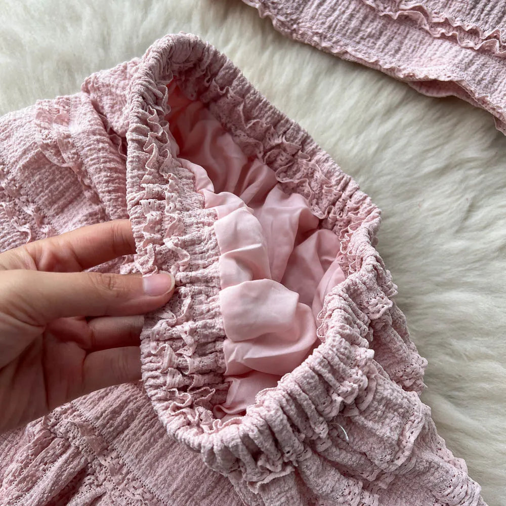 GR | Elegant two-piece set with lace top and tiered skirt