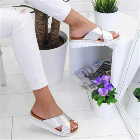 GR | The trendsetting ortho sandals