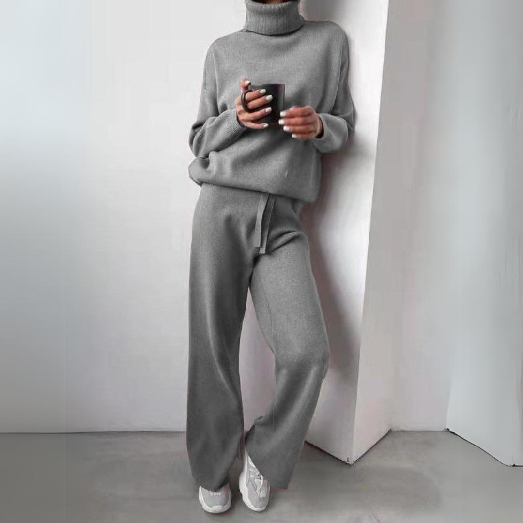 GR | Comfortable 2-piece set consisting of a turtleneck sweater and long trousers