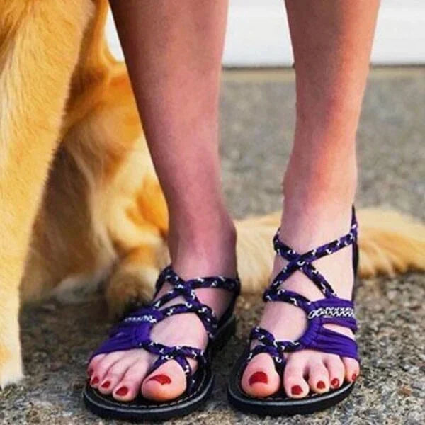 GR | Stylish sandals with woven straps