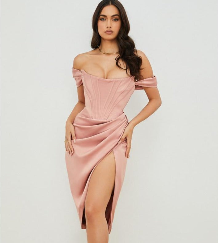 GR - Knee-length, figure-hugging evening dress with straps