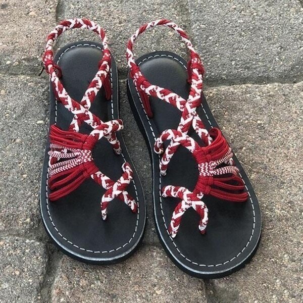 GR | Stylish sandals with woven straps