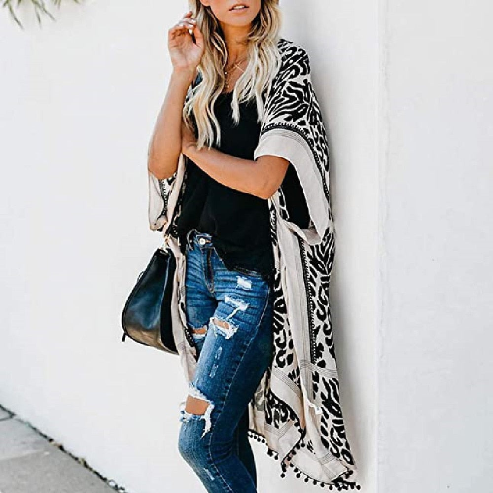 GR | Bohemian kimono with leaf print and fringe detail
