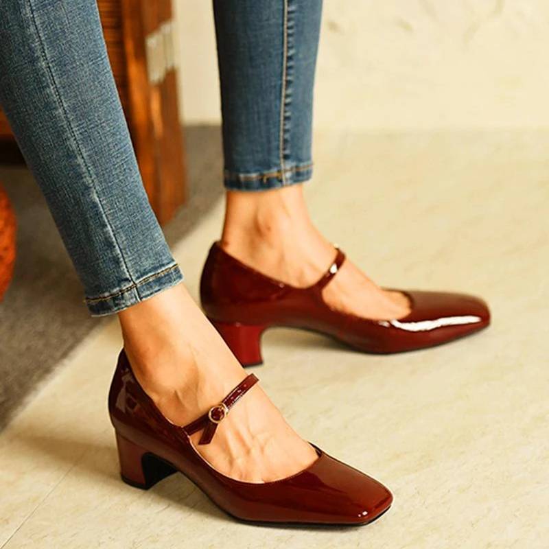GR | Shoes with shiny block heels 