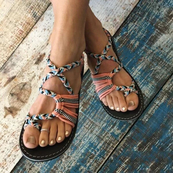 GR | Stylish sandals with woven straps