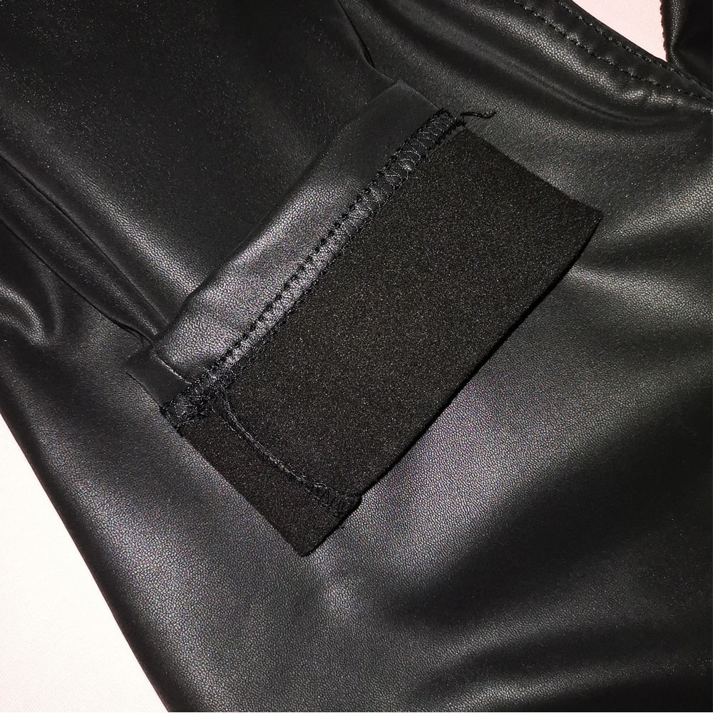 GR | The rumors about the leather trousers