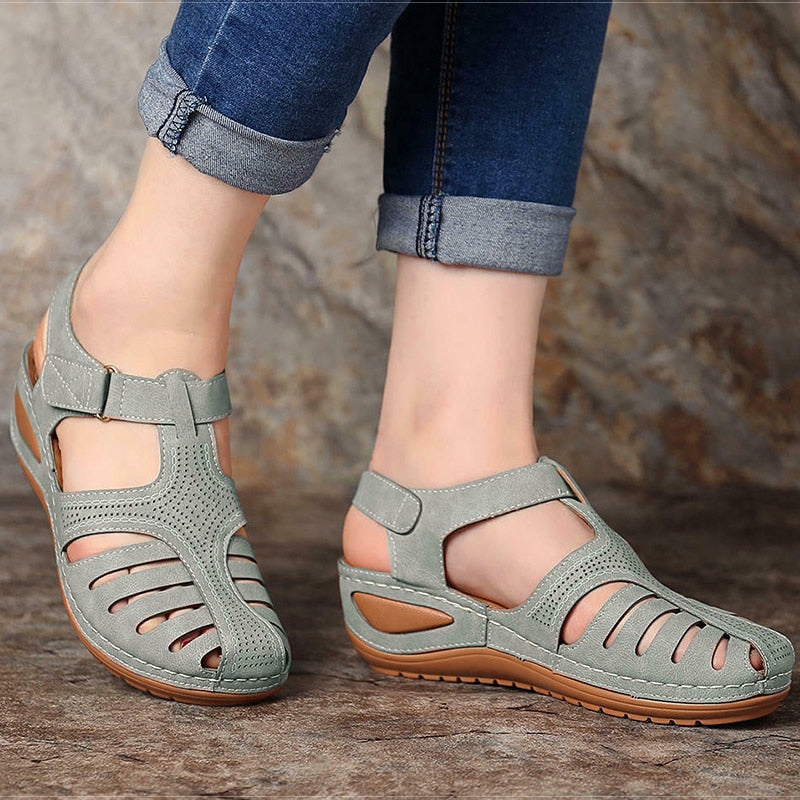 GR | Closed Women's Velcro Sandals and Heels