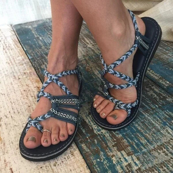GR | Stylish sandals with woven straps