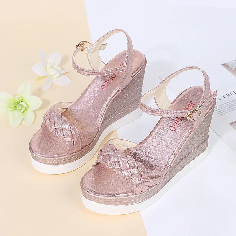 GR | Better Off That Way Wedges Sandals