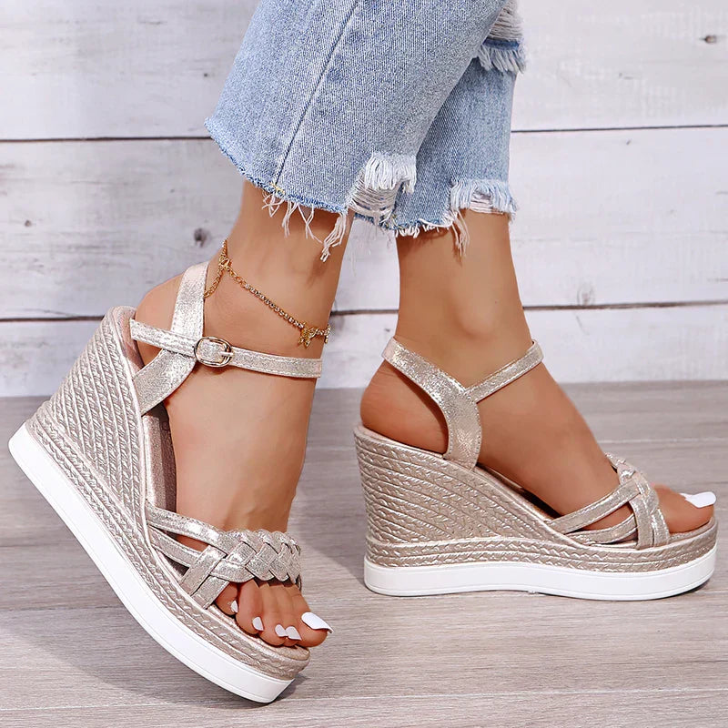 GR | Better Off That Way Wedges Sandals