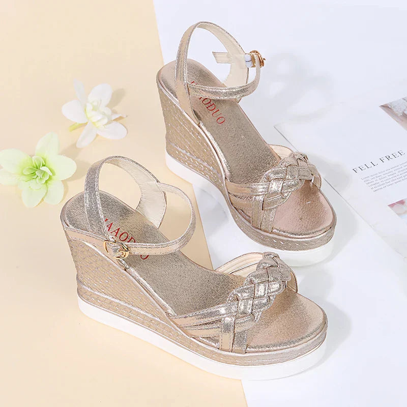 GR | Better Off That Way Wedges Sandals