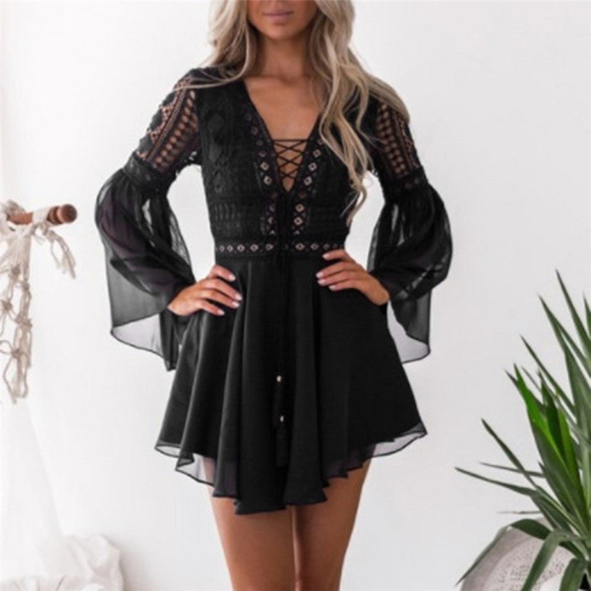 GR | Spitzen-Minikleid mit Weiten Ärmeln
