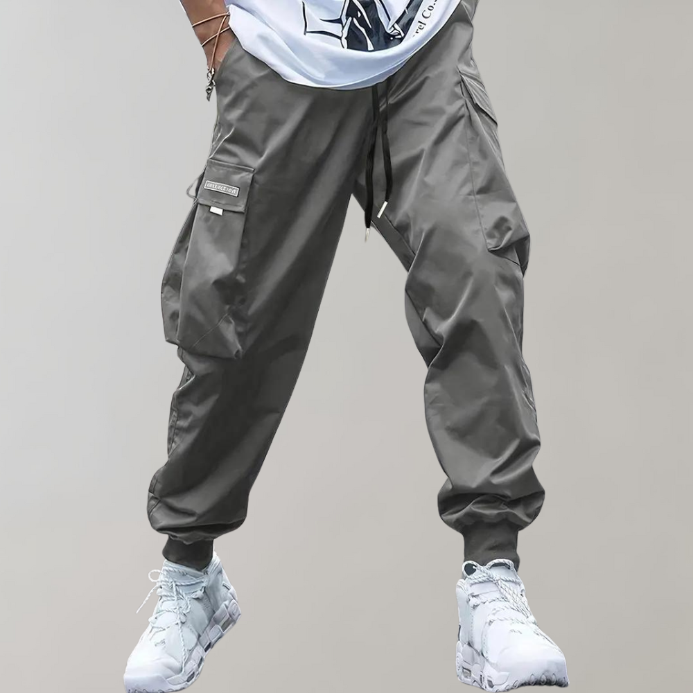 GR | Loose-fitting cargo pants with adjustable drawstring and multiple pockets