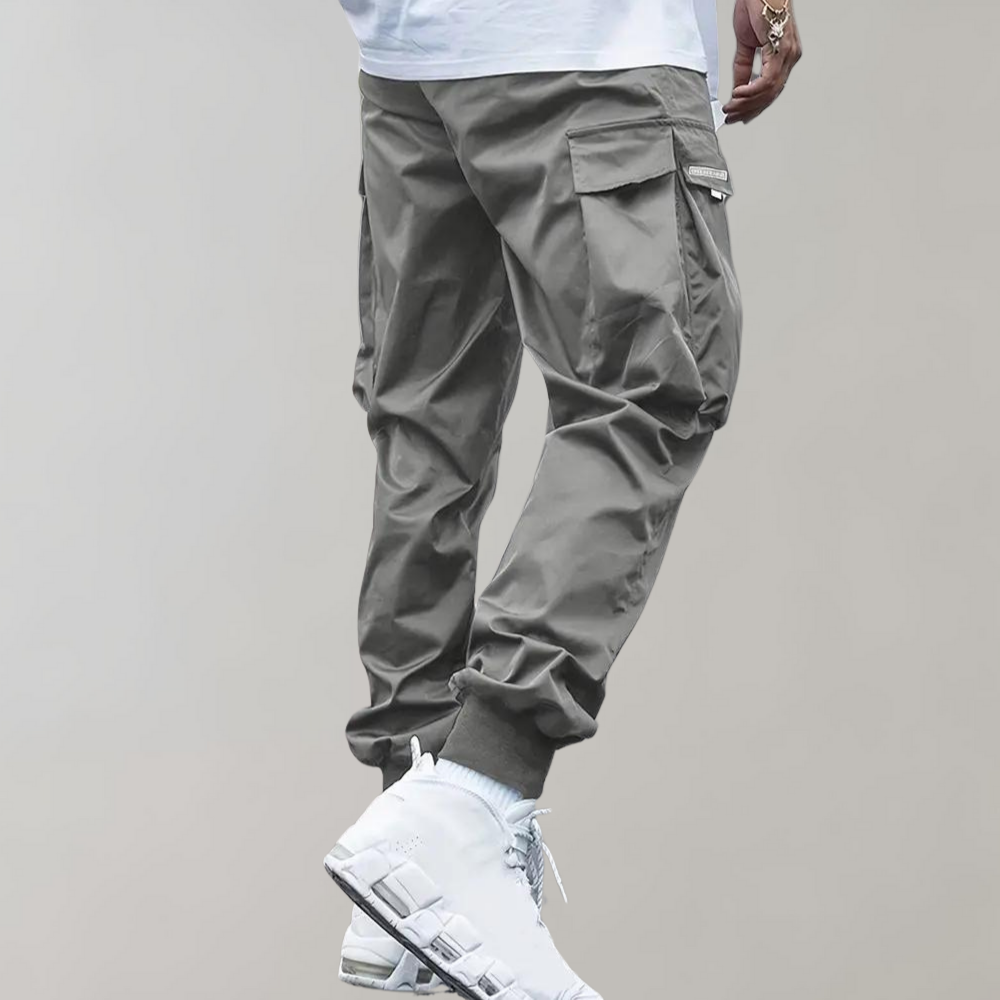 GR | Loose-fitting cargo pants with adjustable drawstring and multiple pockets