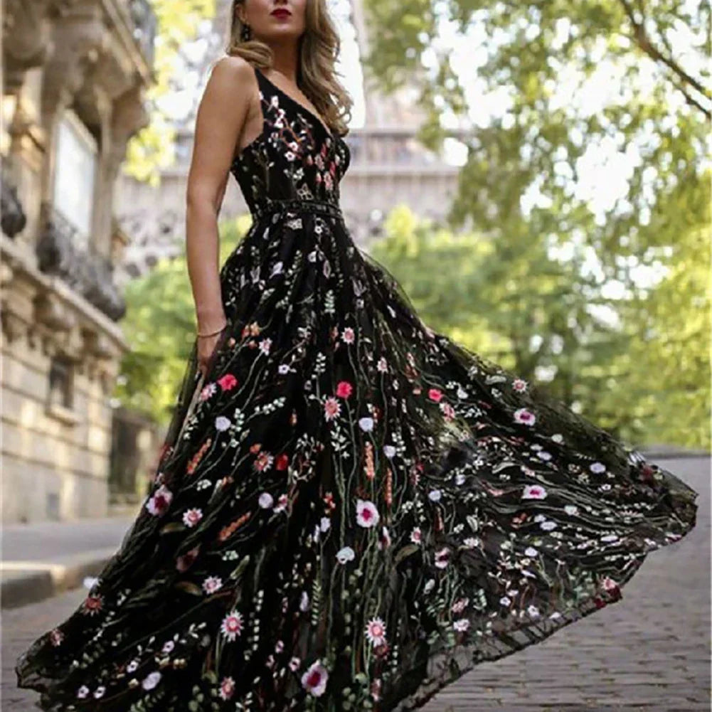 GR | Elegantes Abendkleid mit Blumenstickerei