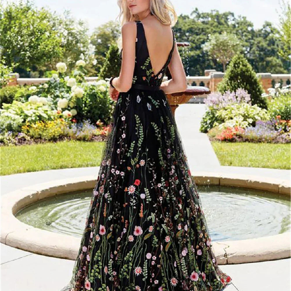 GR | Elegantes Abendkleid mit Blumenstickerei