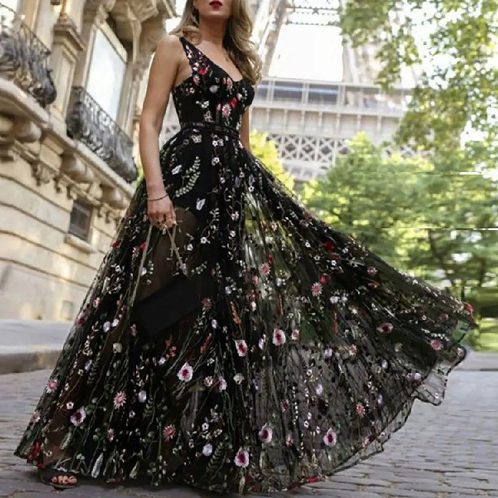 GR | Elegantes Abendkleid mit Blumenstickerei
