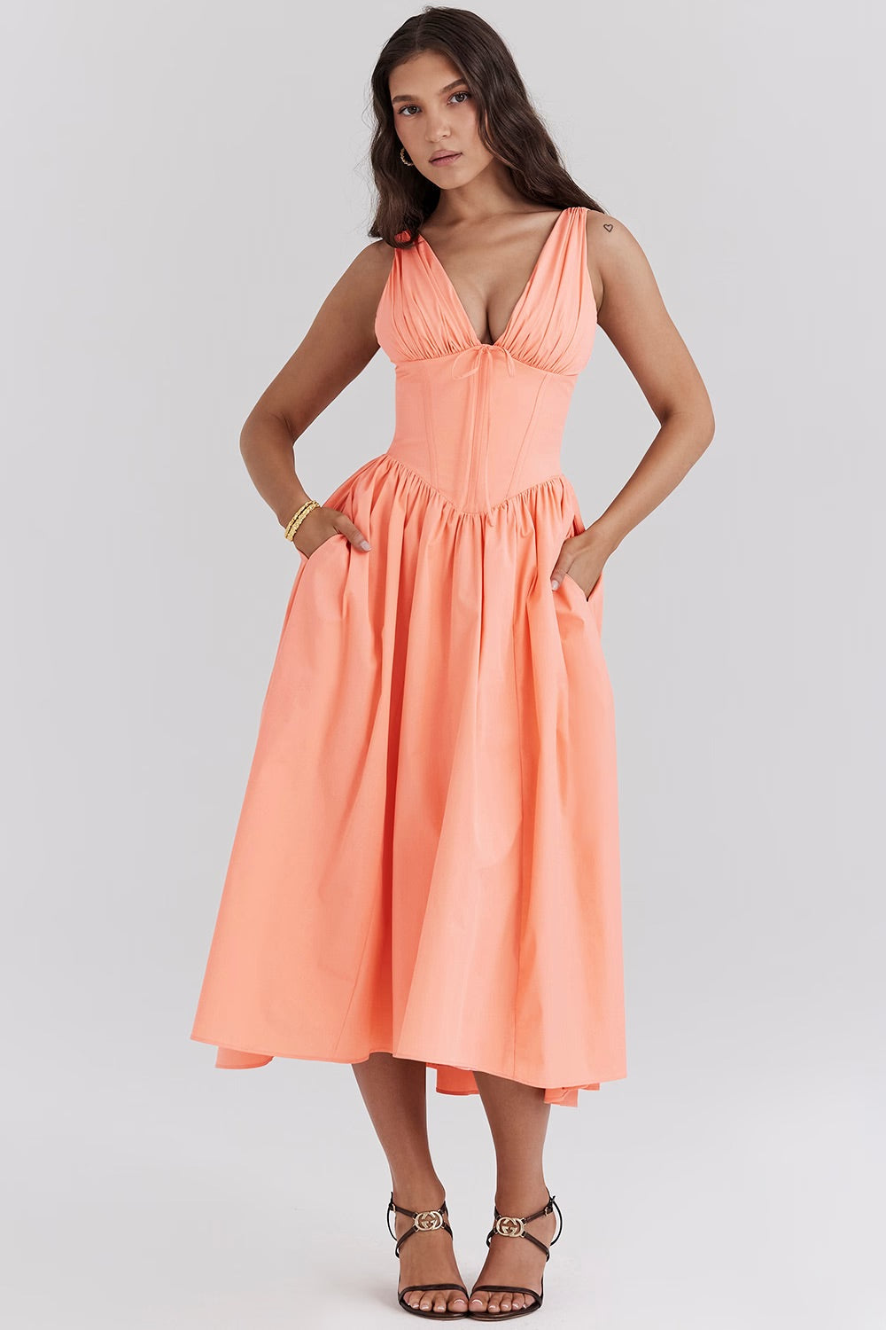 GR | Evening dress with a classic silhouette for women 