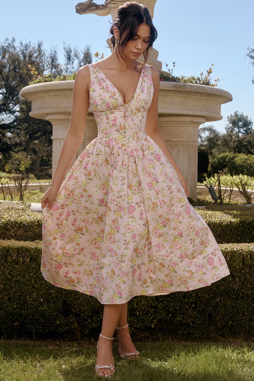 GR | Evening dress with a classic silhouette for women 