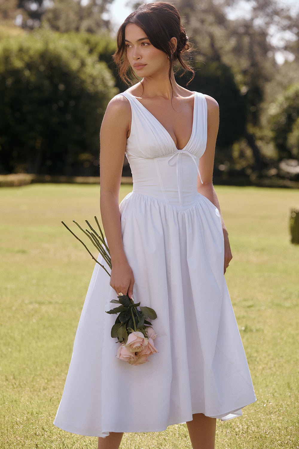 GR | Evening dress with a classic silhouette for women 