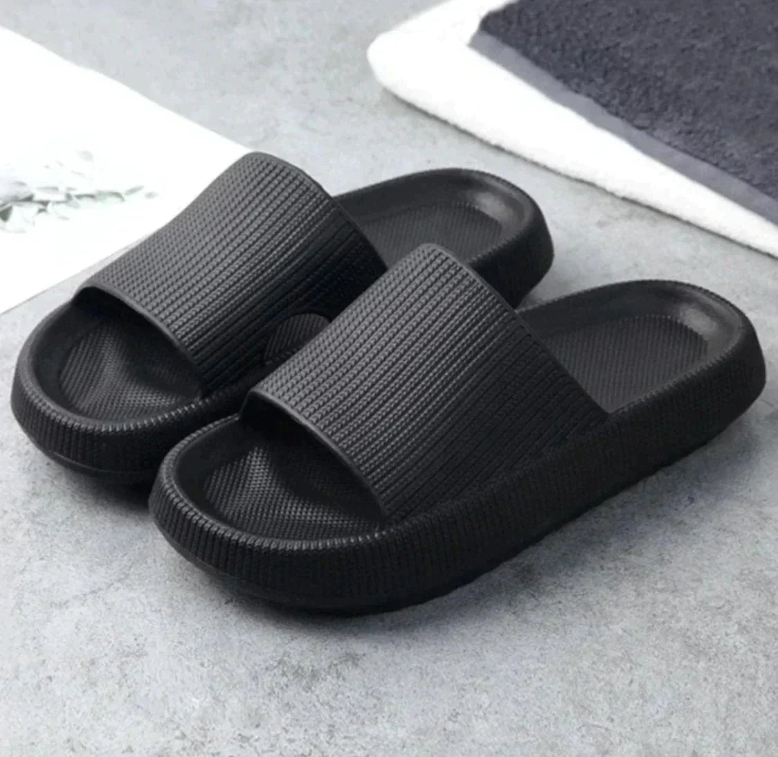 GR | Soft, comfortable beach slippers