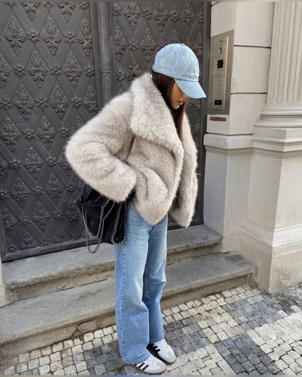 GR | Faux-fur coat