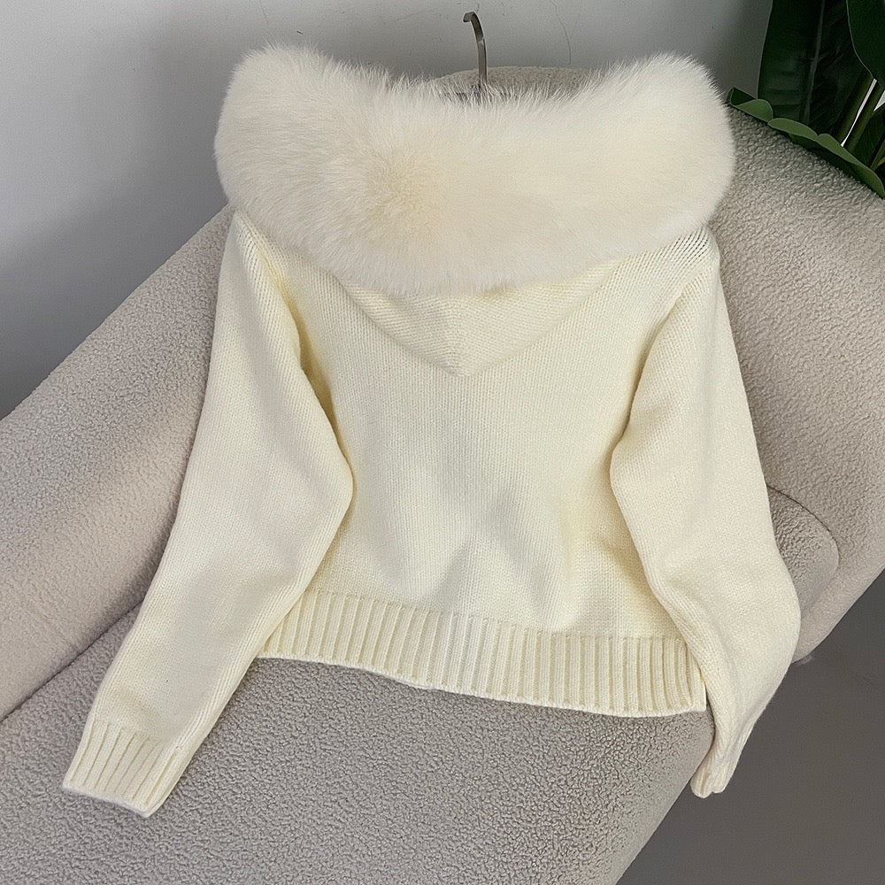 GR | Elegant cardigan with fur collar