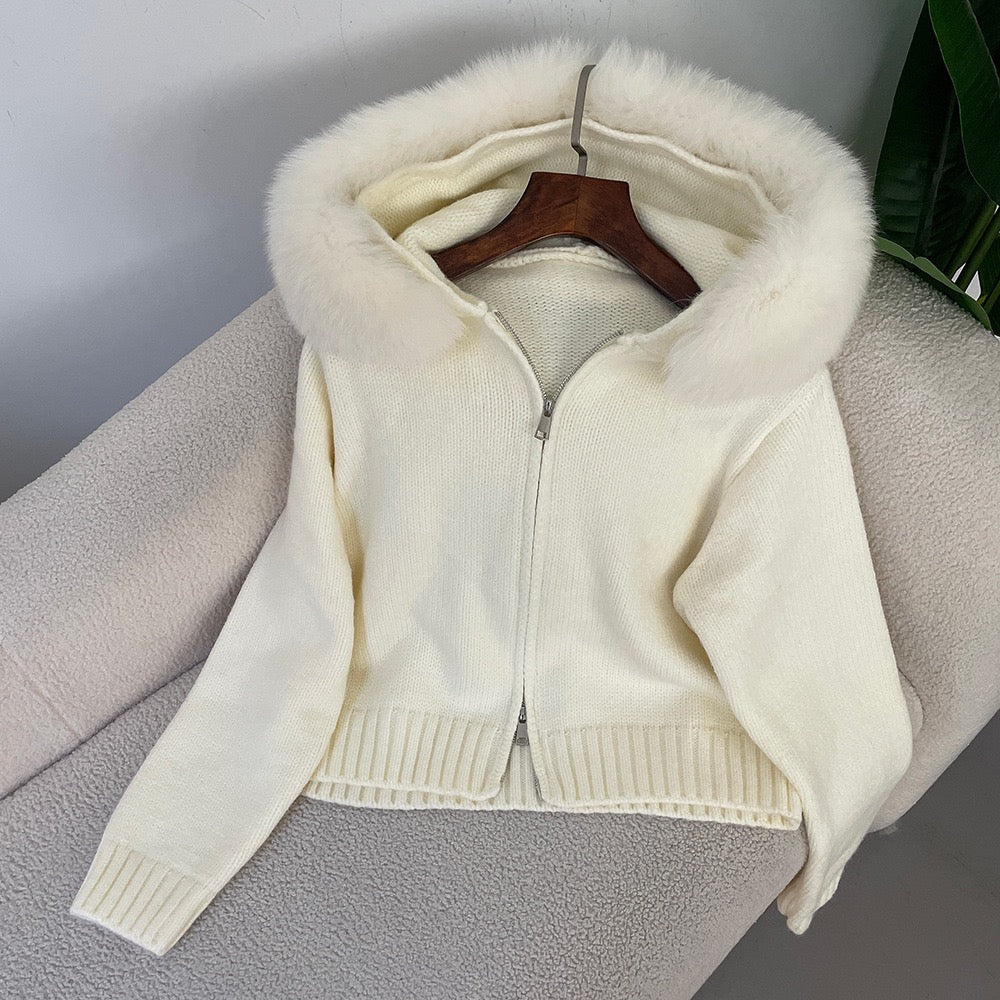 GR | Elegant cardigan with fur collar
