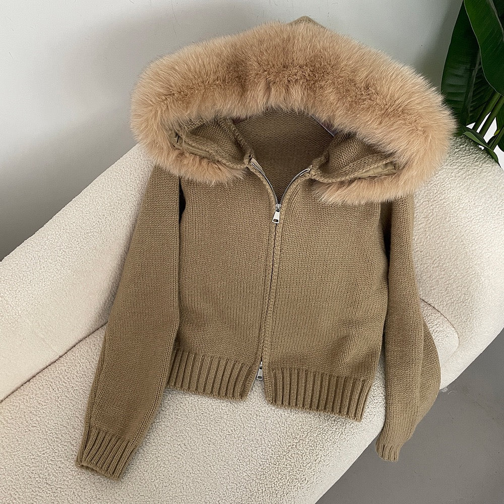 GR | Elegant cardigan with fur collar