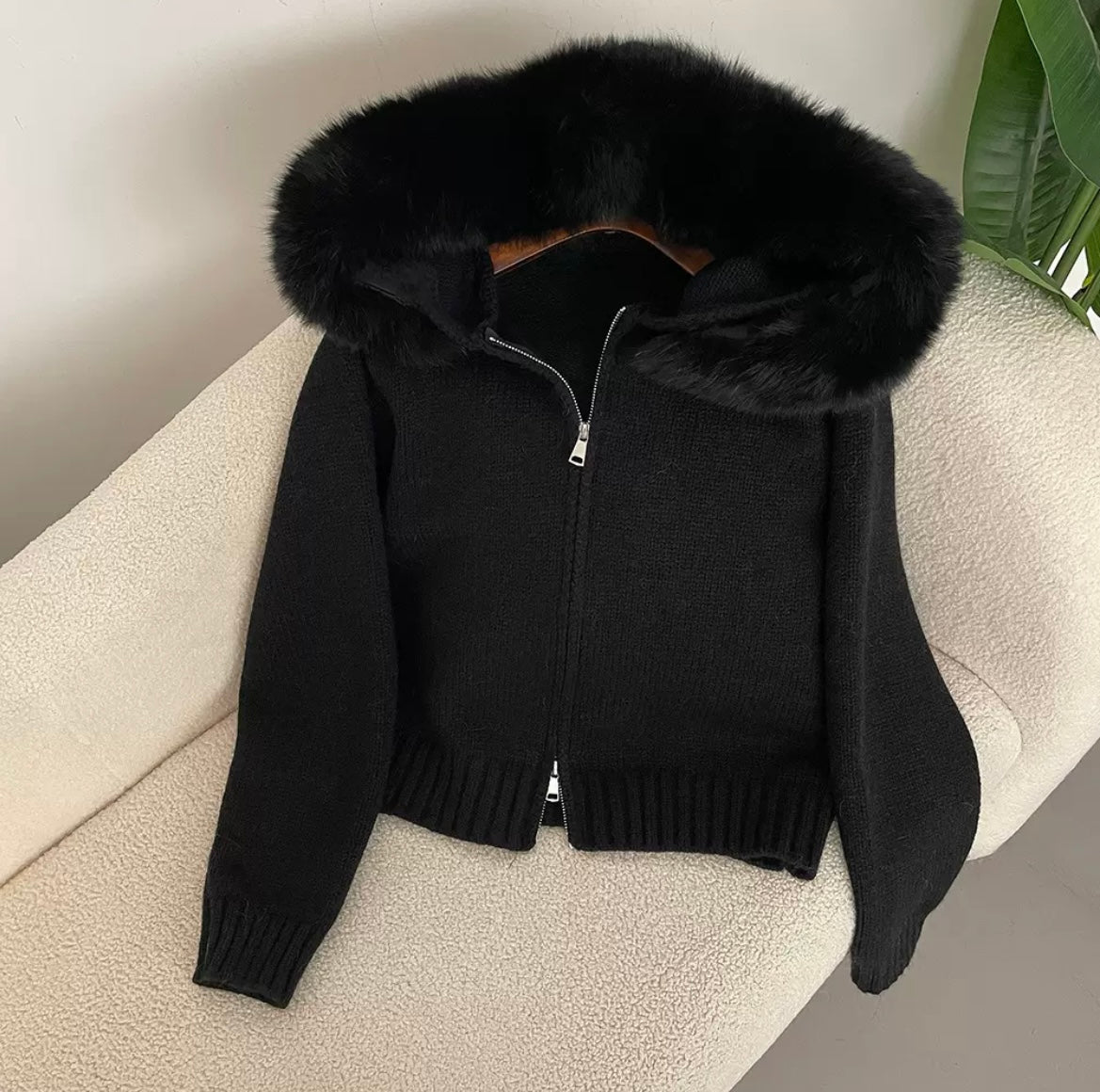 GR | Elegant cardigan with fur collar