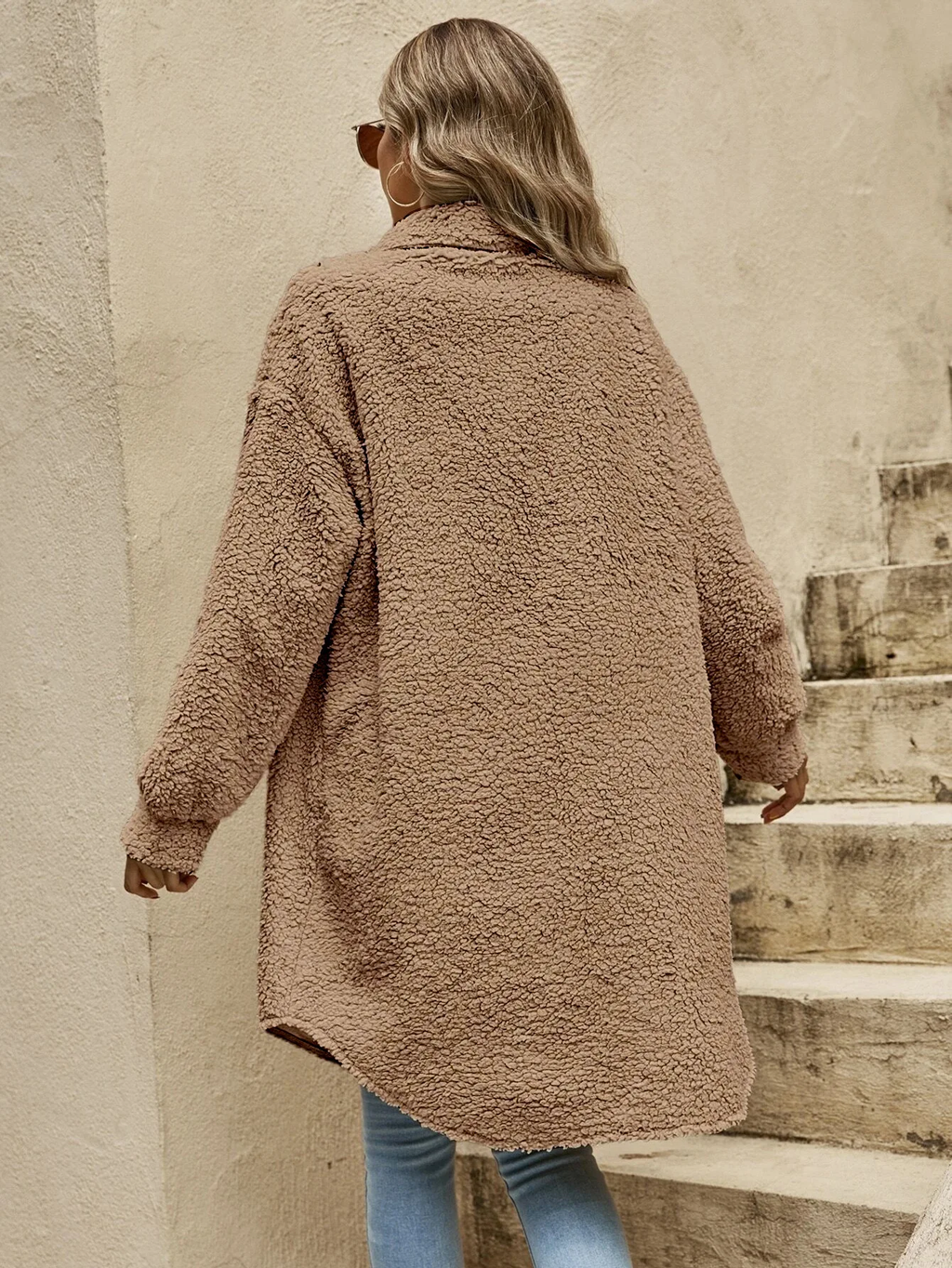 GR - Women's button-up coat with eye-catching buttons