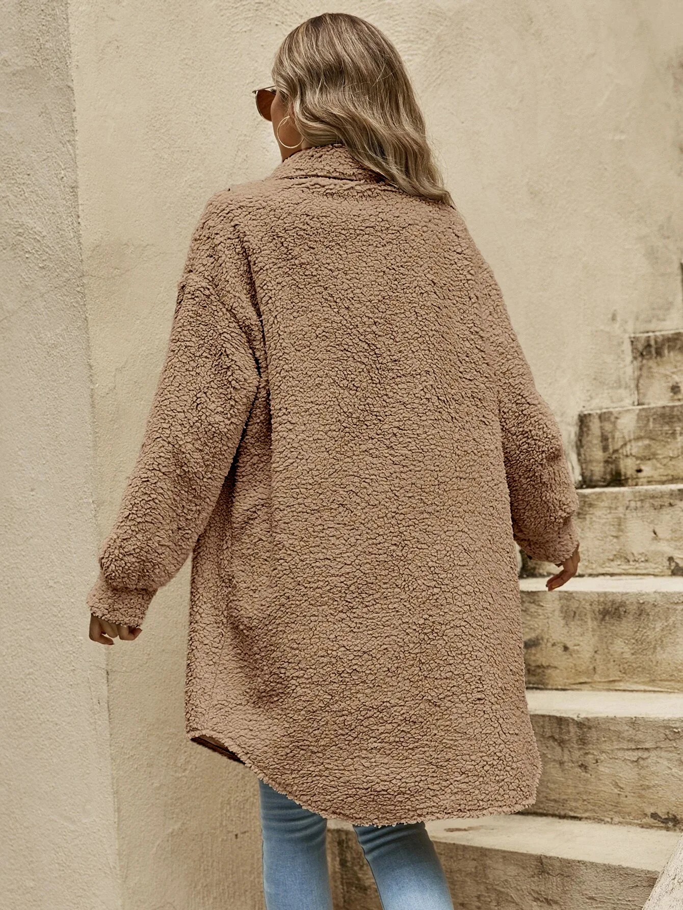 GR - Women's button-up coat with eye-catching buttons