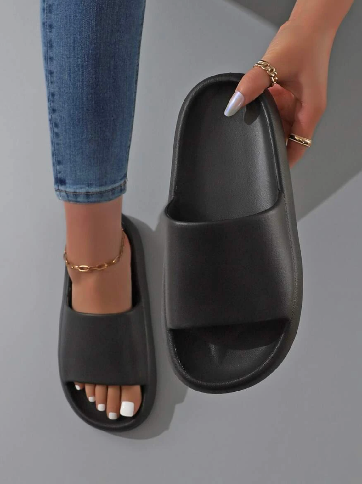 GR | Slippers Experience comfort and elegance 