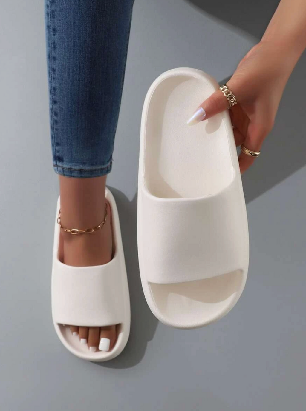 GR | Slippers Experience comfort and elegance 