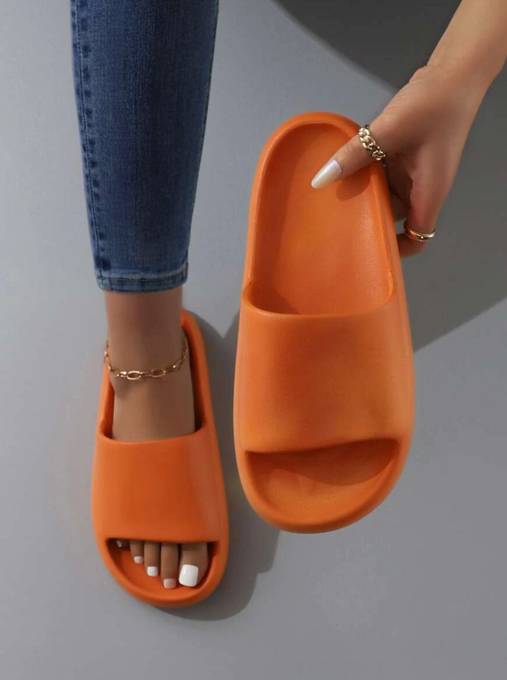 GR | Slippers Experience comfort and elegance 