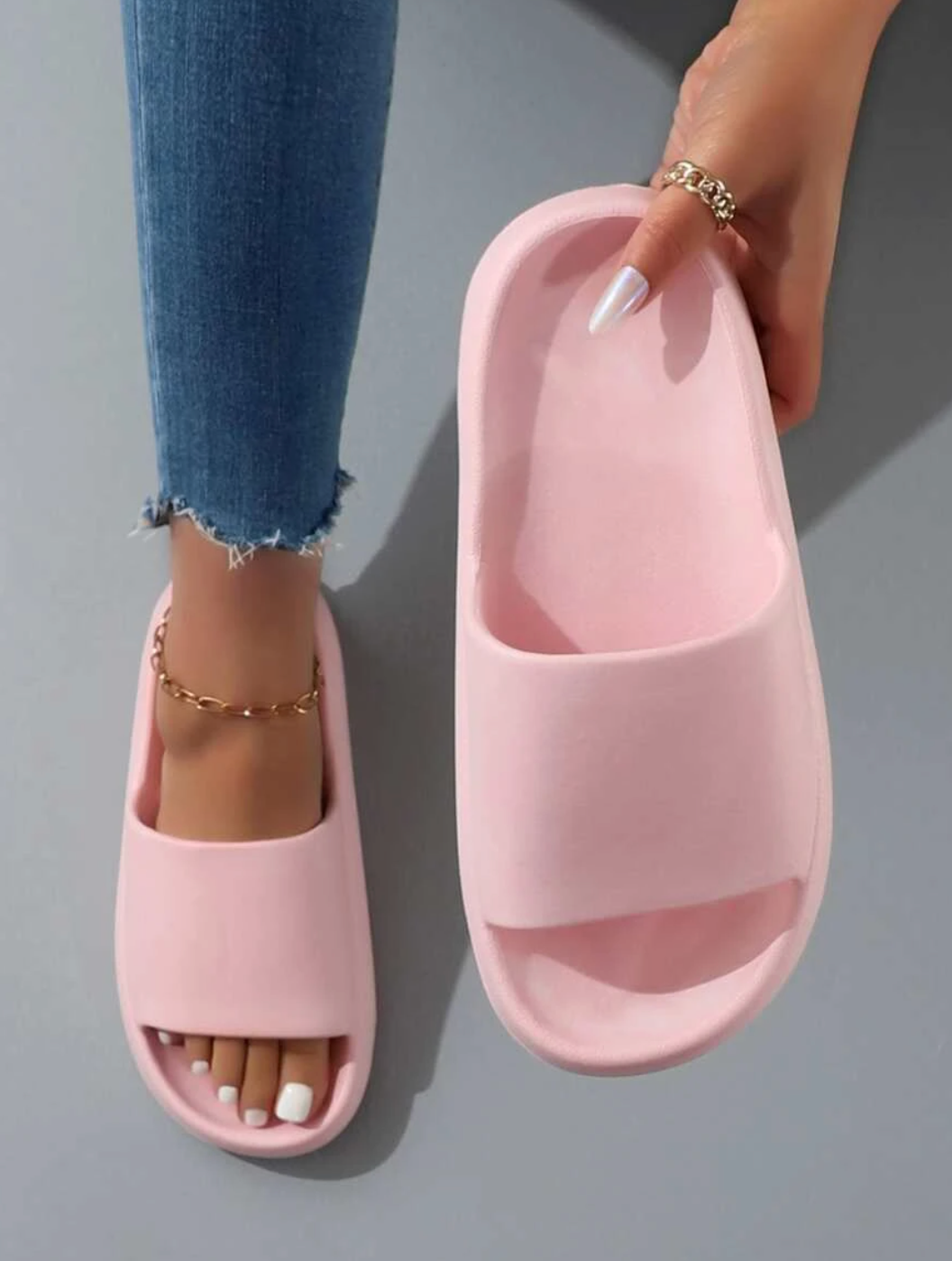 GR | Slippers Experience comfort and elegance 