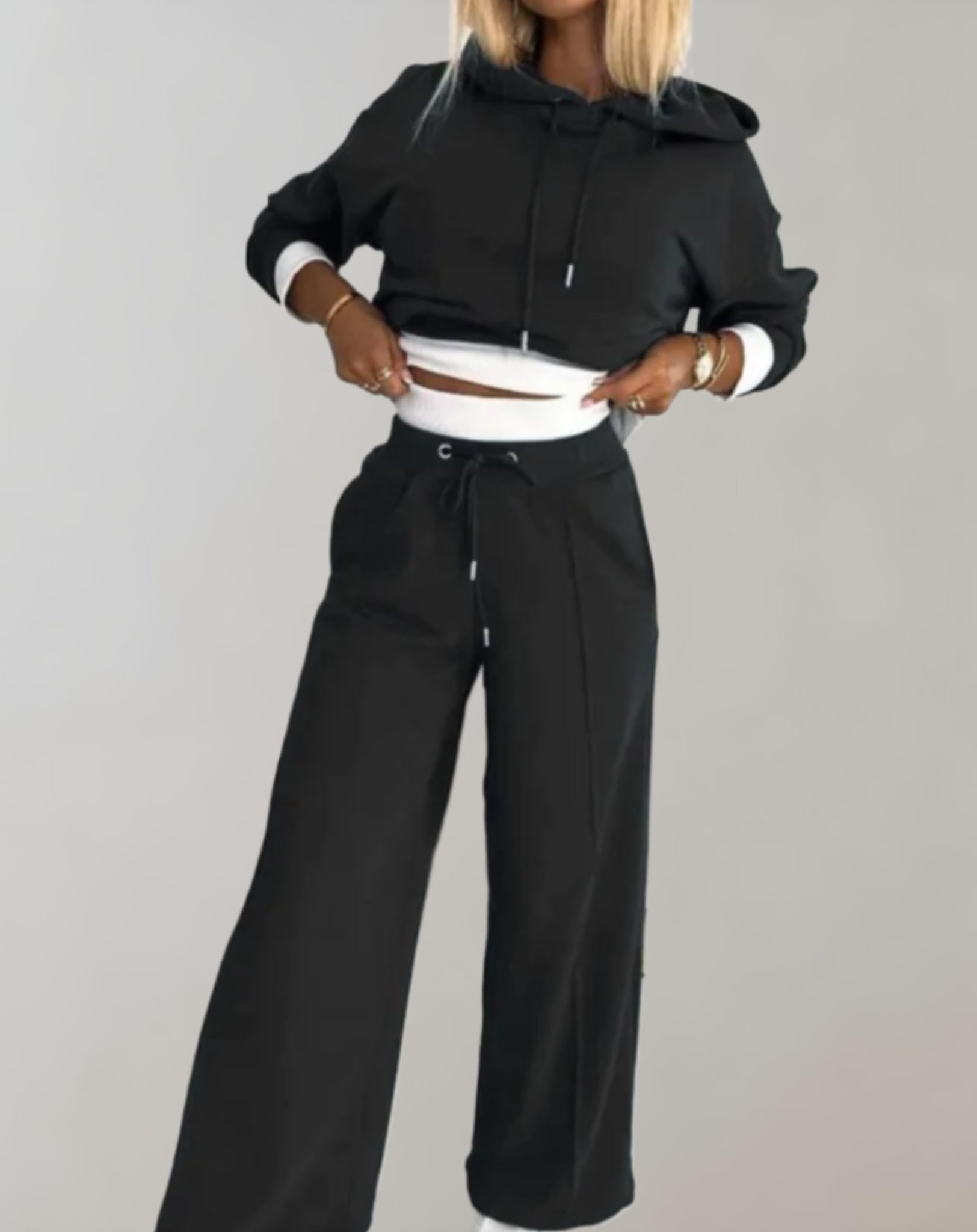 GR | 2-Piece Set with a Two-Tone Hoodie and Wide-Leg Trousers for Women