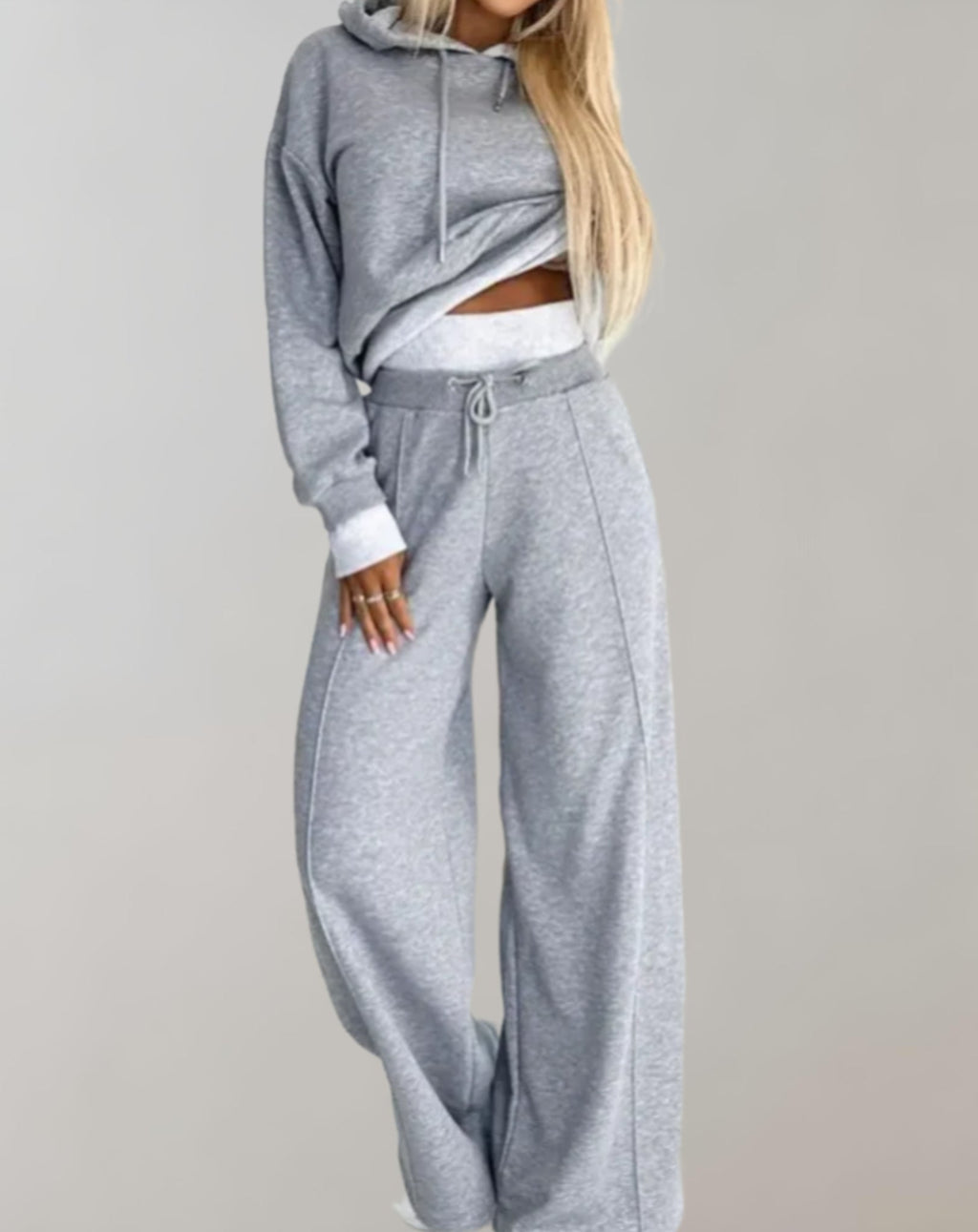 GR | 2-Piece Set with a Two-Tone Hoodie and Wide-Leg Trousers for Women