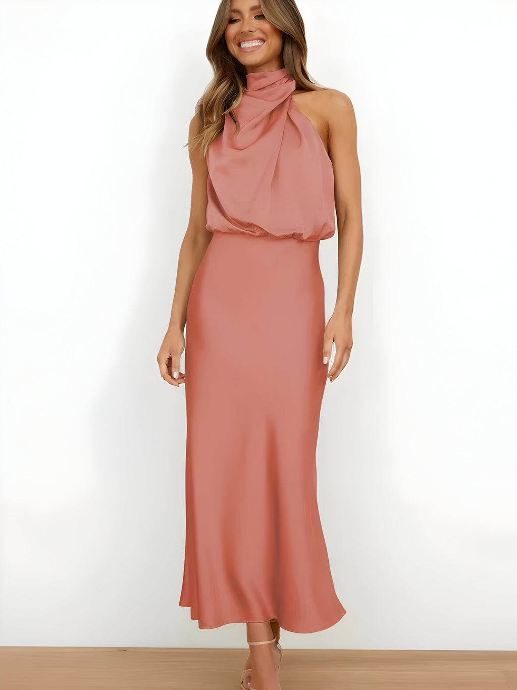 GR | Elegant satin dress design