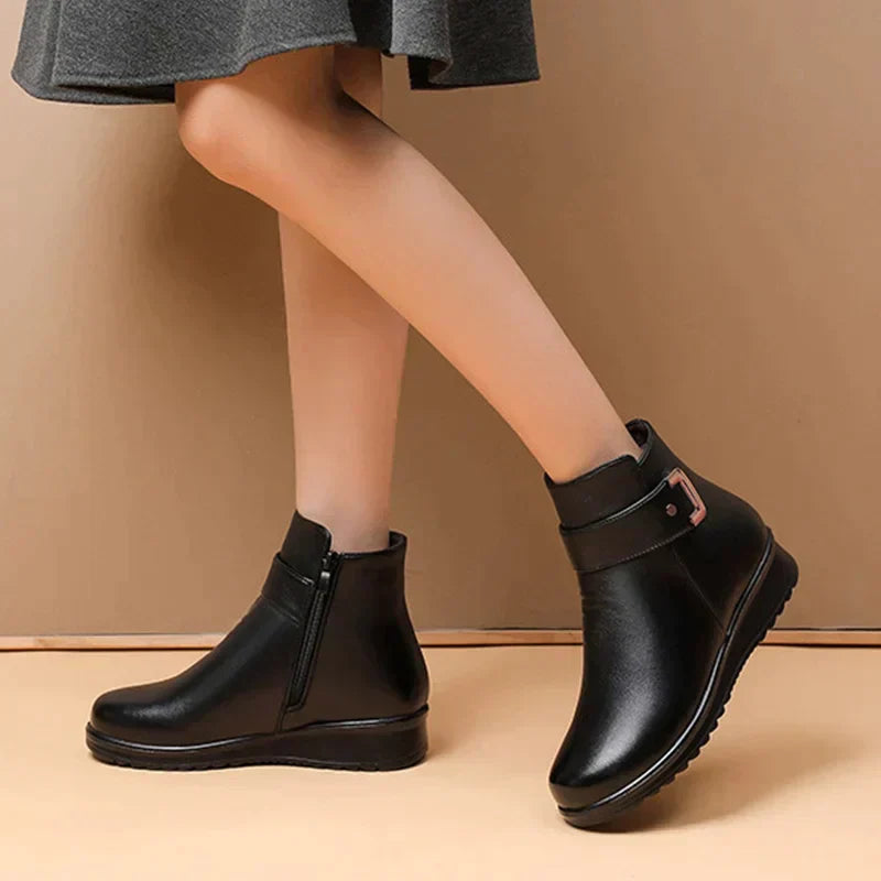 Orthopedic wool women's boot with metal buckle