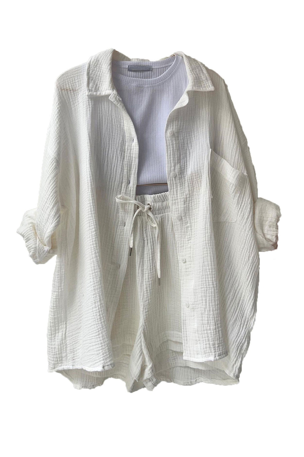 Stylish and cozy long-sleeved shirt and shorts set 
