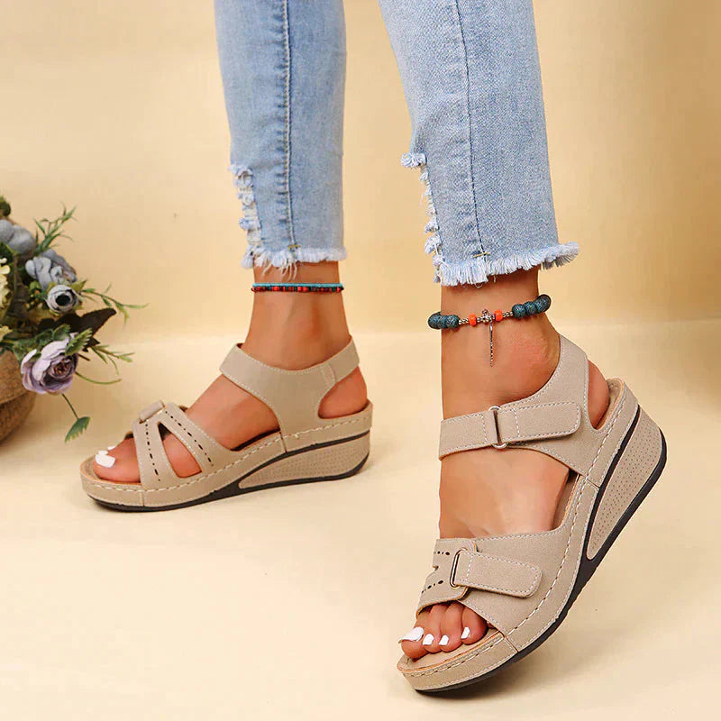 GR | Orthopedic Sandals Comfortable hiking shoes you'll want to wear all day