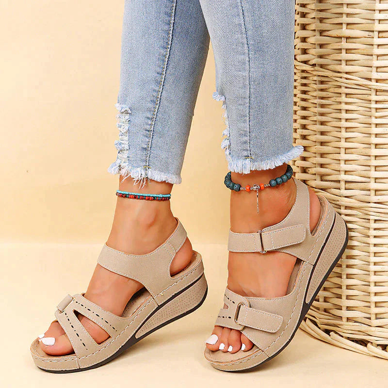 GR | Orthopedic Sandals Comfortable hiking shoes you'll want to wear all day