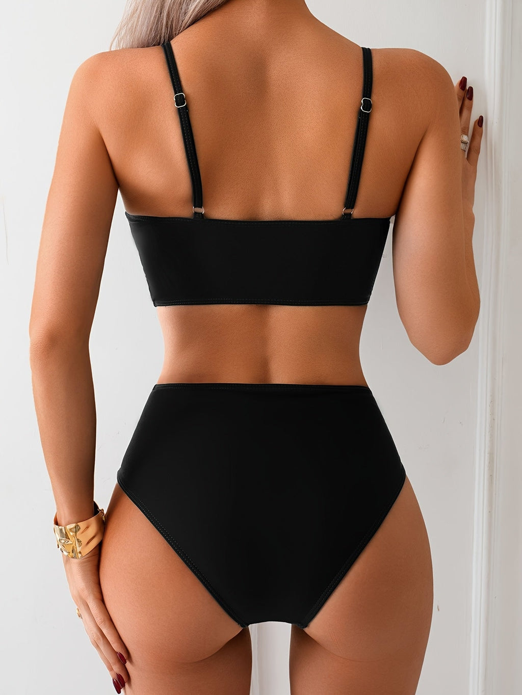 GR | Chic bikini set with high waist and V-shaped buckle